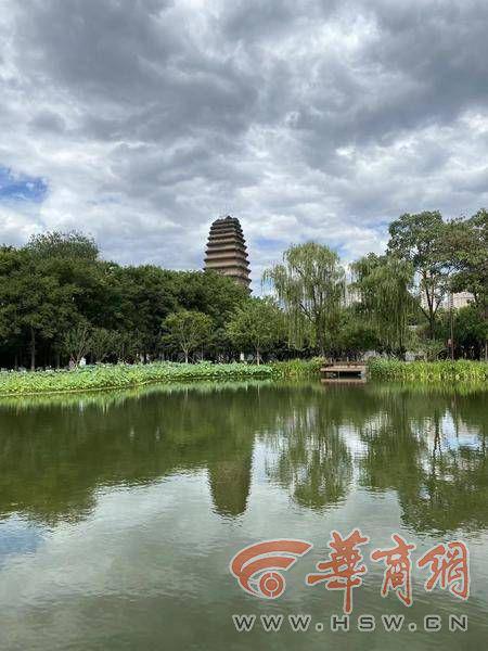 西安天空漫畫(huà)云與淡積云 專家稱學(xué)名是淡積云，揭示云之美妙的自然現(xiàn)象